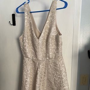Cute feminine dress, great for any occasion, Christmas is coming.